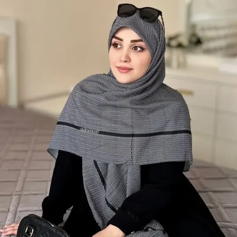 روسری نخ کاستوم طرح مارال ابعاد 140 در 140