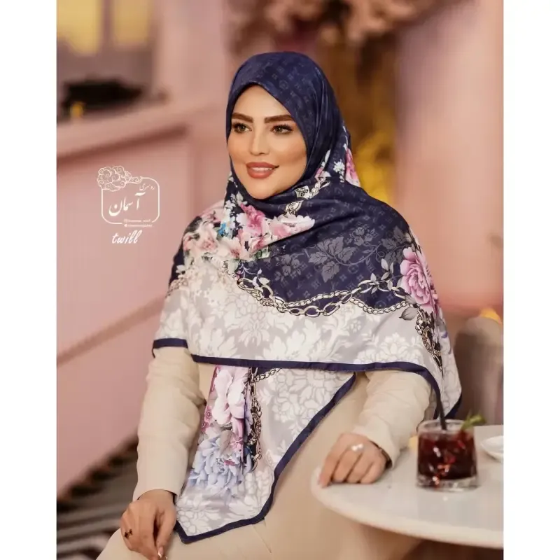 روسری مجلسی ساتن ابریشم طرح ساناز قواره 140 سانتیمتر دور دوخت